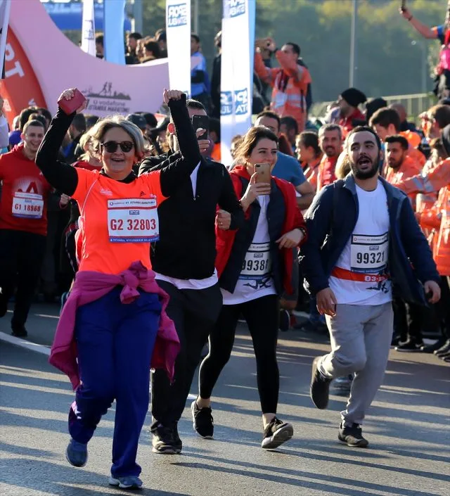 106 ölkə, 37 min idmançı, 100 min vətəndaş - İSTANBULDA BÖYÜK QAÇIŞ - FOTO - VİDEO