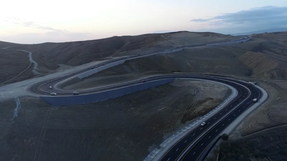 Bakı-Şamaxı yolunun 16 km-lik hissəsi - GENİŞLƏNDİRİLİR - FOTO