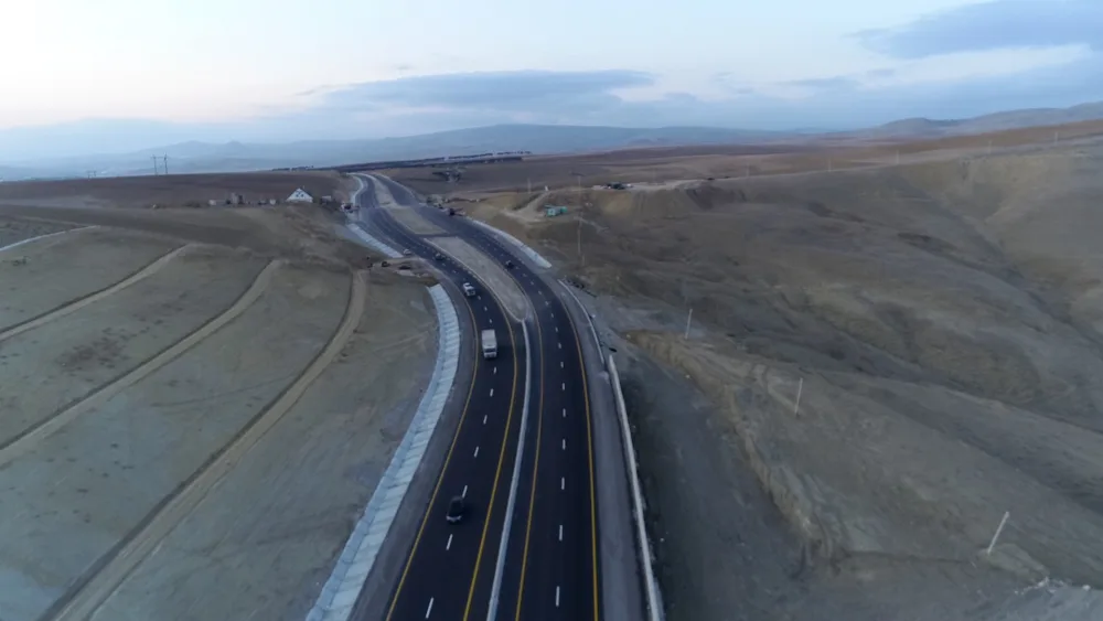 Bakı-Şamaxı yolunun 16 km-lik hissəsi - GENİŞLƏNDİRİLİR - FOTO