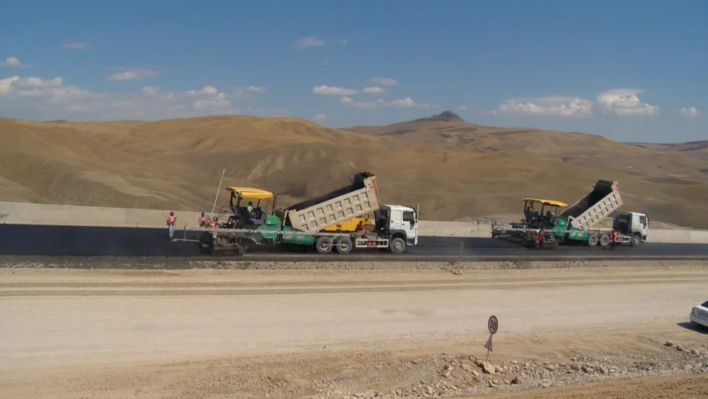 Bakı-Şamaxı yolunun 16 km-lik hissəsi - GENİŞLƏNDİRİLİR - FOTO