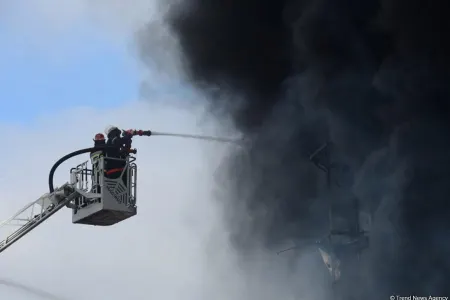 Bakıda çoxmərtəbəli yaşayış binasında - YANĞIN