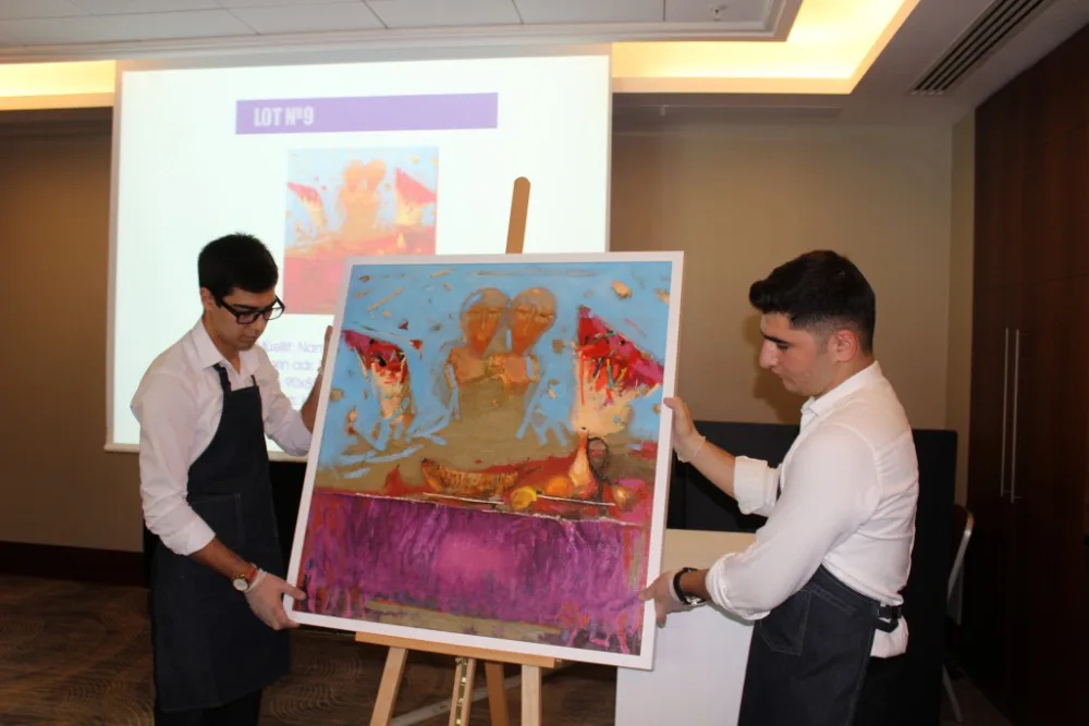 Bakıda incəsənət əsərlərinin növbəti auksionu keçirildi - FOTO