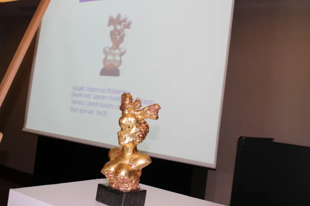 Bakıda incəsənət əsərlərinin növbəti auksionu keçirildi - FOTO