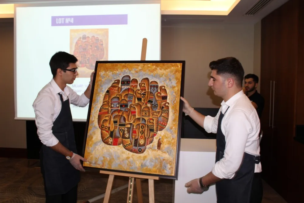 Bakıda incəsənət əsərlərinin növbəti auksionu keçirildi - FOTO