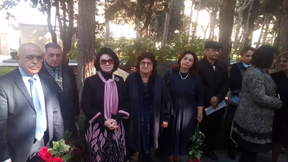 Xalq artistinin məzarı ziyarət olundu - FOTOLAR