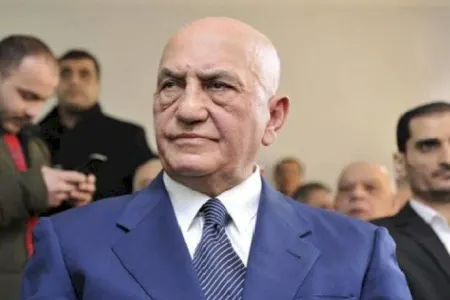 "Dərsdə öz çırpışdırma dərmanı olan "İnsanovin”i reklam edirdi" - Əli İnsanovun tələbələri “sandığı açıb, pambığı tökdülər”