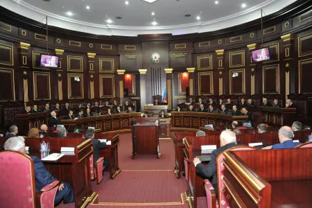 Azərbaycana xəyanət etmiş seperatçı - MƏHKƏMƏ QARŞISINDA