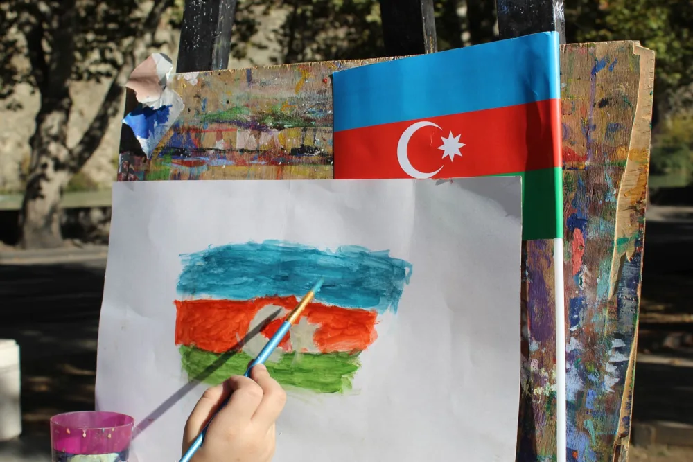 Tbilisidə “Azərbaycan bayrağı” fləşmobu - FOTOLAR