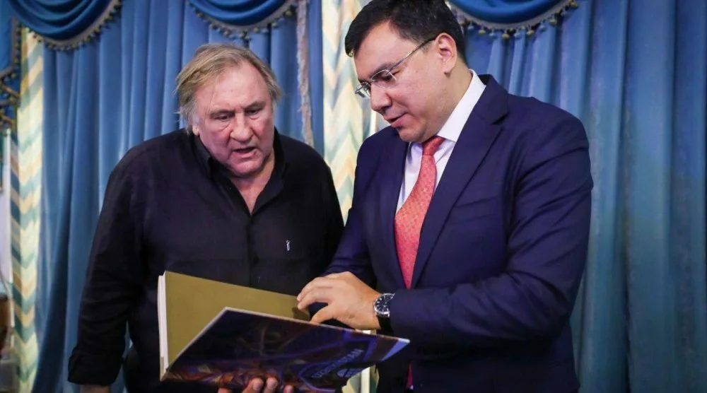 "Özbəkistan böyük mütəfəkkirlərin, alimlərin, ilahiyyatçıların vətənidir" - Jerar Depardye