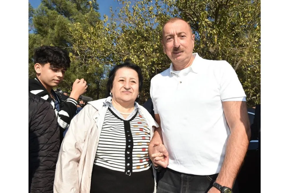 İlham Əliyev və Mehriban Əliyeva - “Gənclik” parkında - FOTOLAR
