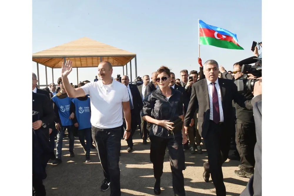 İlham Əliyev və Mehriban Əliyeva - “Gənclik” parkında - FOTOLAR