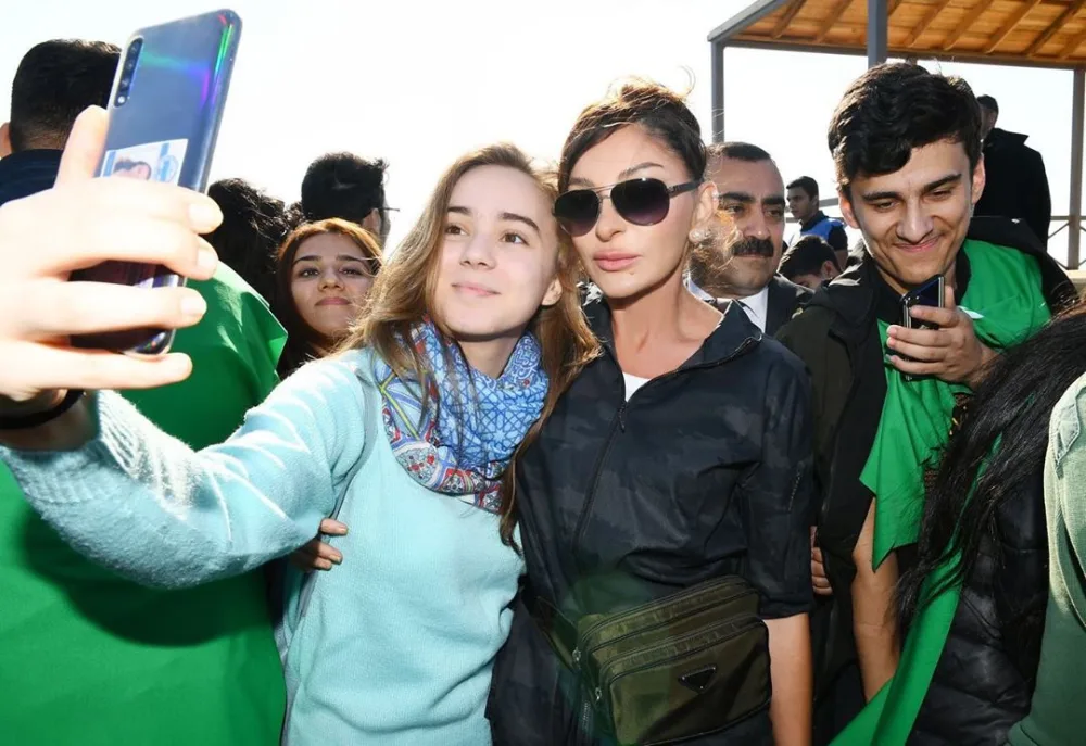 İlham Əliyev və Mehriban Əliyeva - “Gənclik” parkında - FOTOLAR