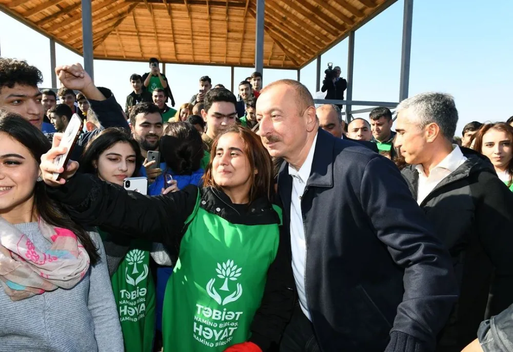 İlham Əliyev və Mehriban Əliyeva - “Gənclik” parkında - FOTOLAR