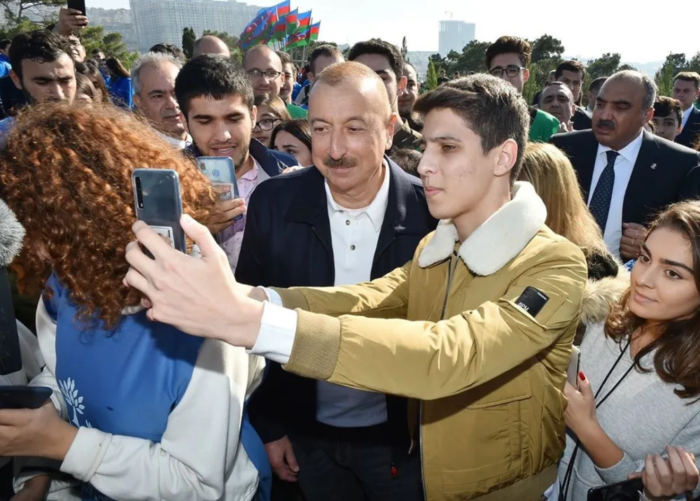 İlham Əliyev və Mehriban Əliyeva - “Gənclik” parkında - FOTOLAR