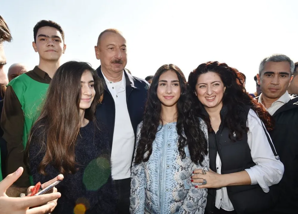 İlham Əliyev və Mehriban Əliyeva - “Gənclik” parkında - FOTOLAR