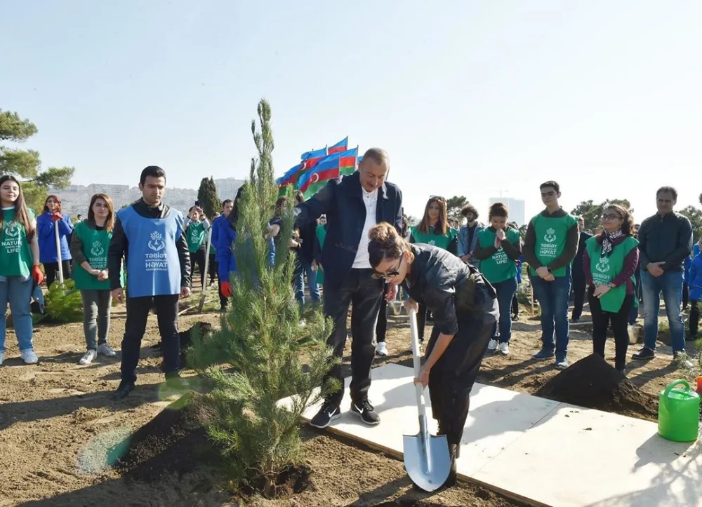 İlham Əliyev və Mehriban Əliyeva - “Gənclik” parkında - FOTOLAR