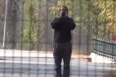 Türkiyənin deport etdiyi terrorçu - ORTADA QALDI - VİDEO