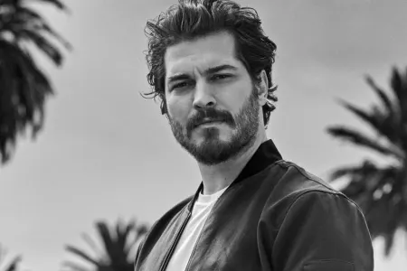 Çağatay Ulusoy - TANINMAZ HALA DÜŞDÜ - FOTO