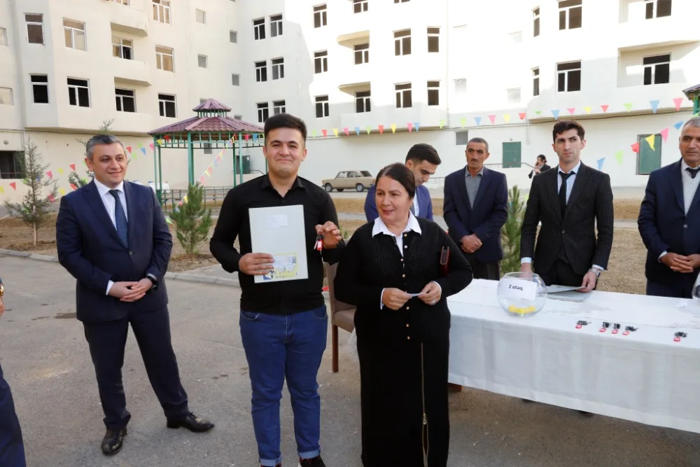 Daha 32 Qarabağ əlili və şəhid ailəsinə - EV VERİLDİ -FOTOLAR