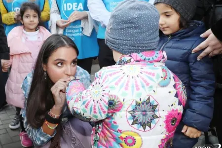 Leyla Əliyeva abadlaşdırılan növbəti həyətin açılışında olub - -FOTOLAR