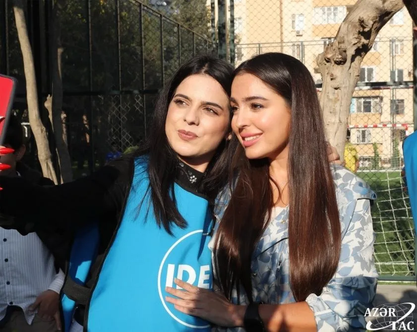 Leyla Əliyeva abadlaşdırılan növbəti həyətin açılışında olub - -FOTOLAR
