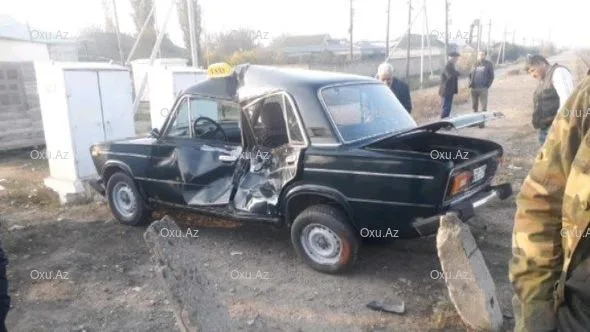 Avtomobil qatarla toqquşub
