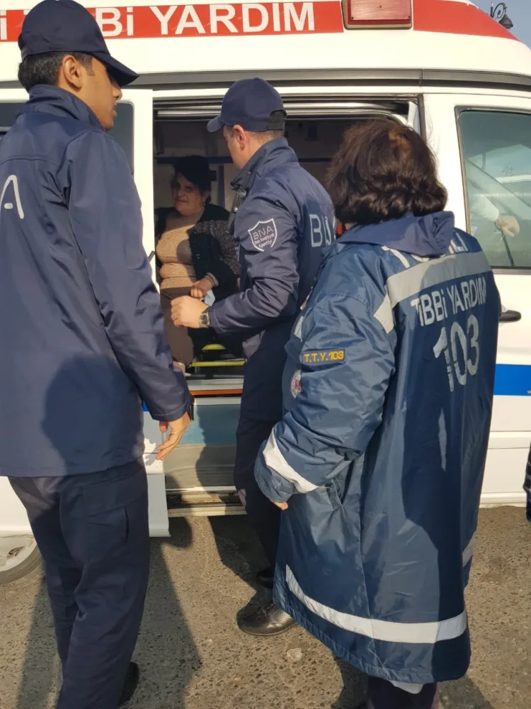"Koroğlu" stansiyasının yanında hadisə - QADIN XƏSTƏXANALIQ OLDU - FOTOLAR