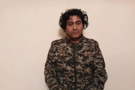 Ölkəyə 25 kiloqram narkotik keçirmək istəyən əcnəbi - YAXALANDI - FOTO