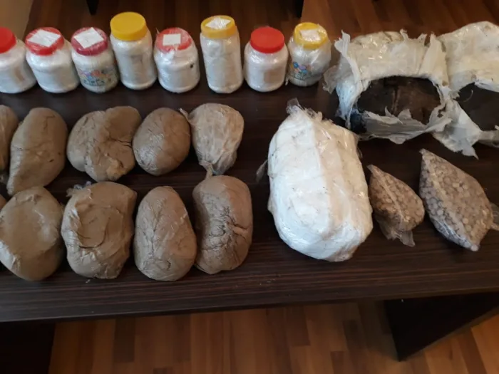 Ölkəyə 25 kiloqram narkotik keçirmək istəyən əcnəbi - YAXALANDI - FOTO
