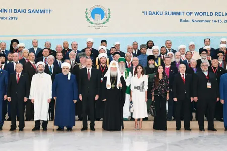 Prezident: - "Azərbaycanda bütün dinlərin nümayəndələri sərbəst yaşayır, fəaliyyət göstərir, öz dini ayinlərini icra edirlər"