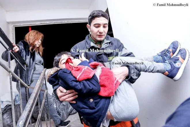 Xətaidə bina yandı – - 5-uşaq olmaqla 11 nəfər xəstəxanaya yerləşdirildi-FOTOLAR