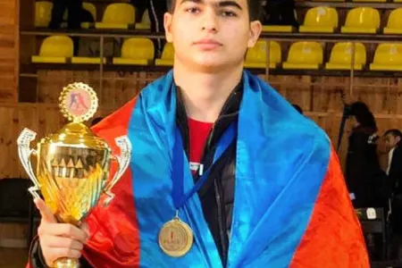 Məktəblilər beynəlxalq yarışlardan qızıl medalla - qayıtdılar -FOTOLAR