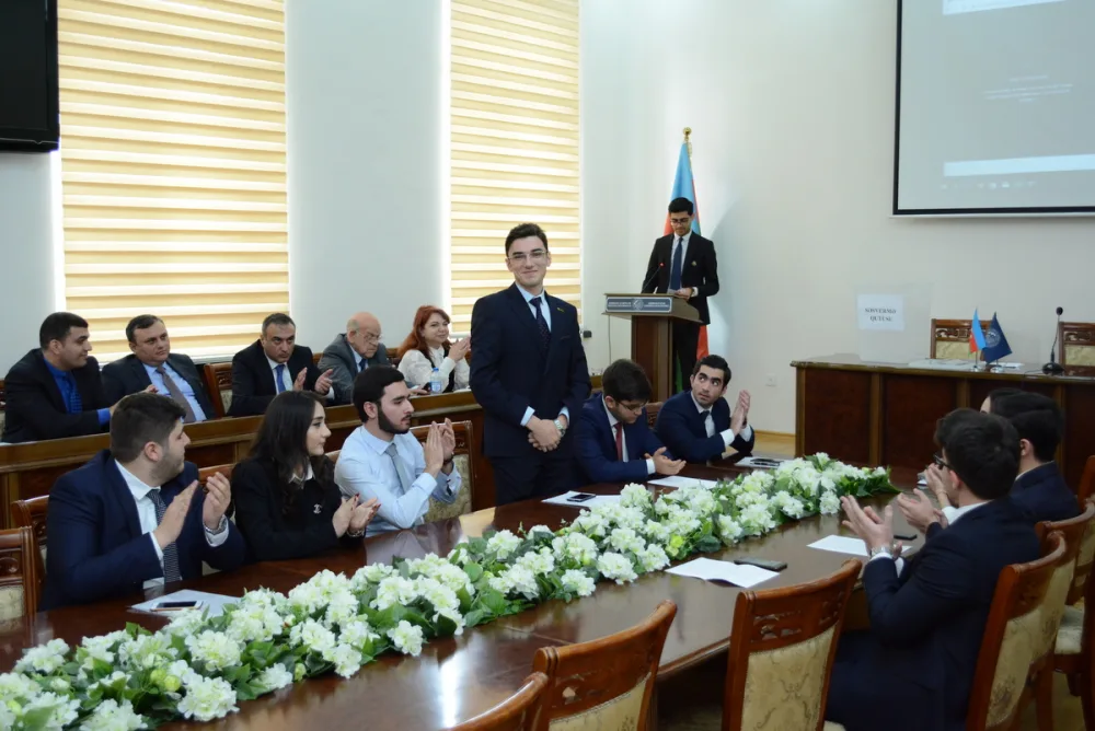 Azərbaycanda tələbə rektor - seçildi-FOTOLAR