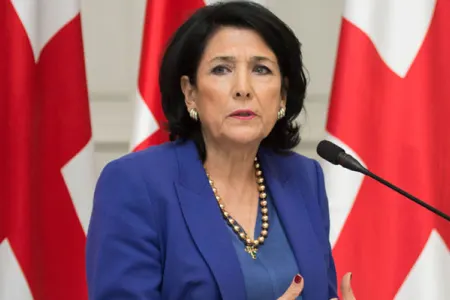 Gürcüstan prezidenti etiraz aksiyalarından danışdı - "Təəssüf"