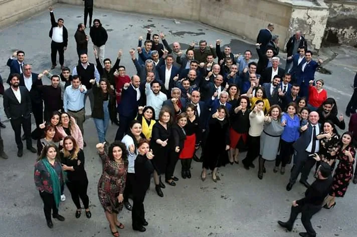 APA 15 yaşını qeyd edir
