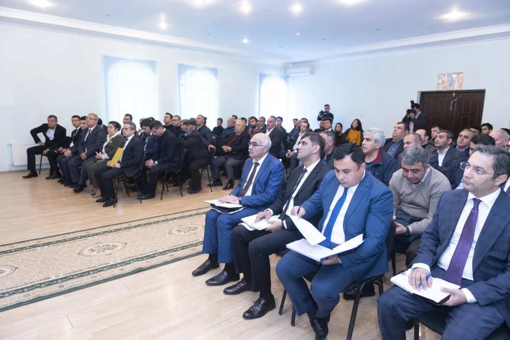 Zirədə istixana rəhbərləriylə görüş keçirildi - FOTO