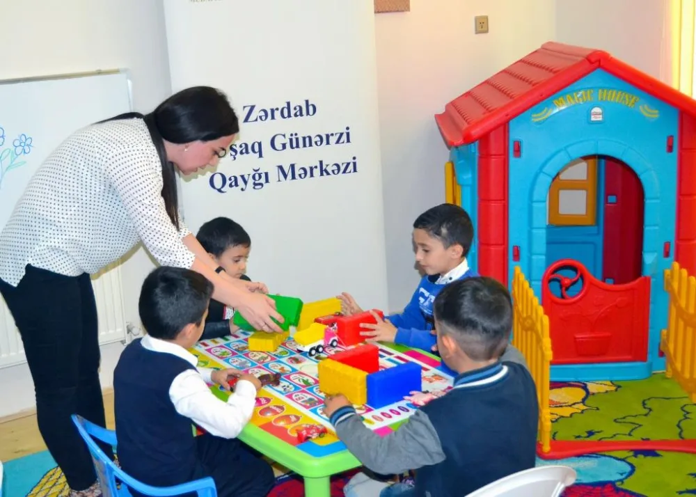 Zərdabda 30-dan çox uşağa günərzi qayğı xidmətləri göstərilir - FOTO