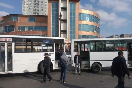 Bakıda sərnişin avtobusları qəza törədib