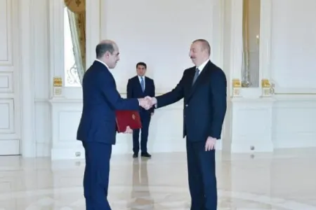 İlham Əliyev İordaniya və Qətərin yeni səfirlərinin etimadnaməsini qəbul etdi - FOTOLAR