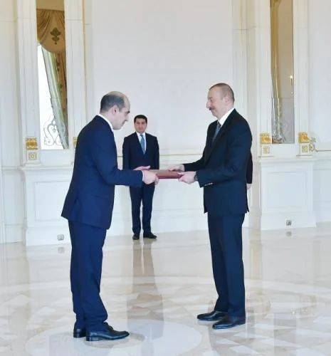 İlham Əliyev İordaniya və Qətərin yeni səfirlərinin etimadnaməsini qəbul etdi - FOTOLAR
