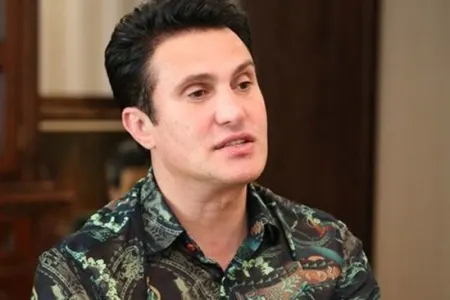 Nadir Qafarzadə gül ağzını açdı: - "SƏNİN ƏRİNİN QEYRƏTİNƏ..."