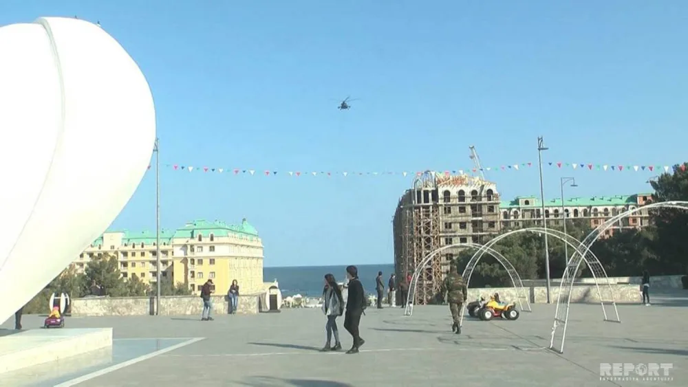 Sumqayıt səmasında uçan helikopterlərdən sakinlər üçün - dəvətnamə atıldı - FOTO - VİDEO