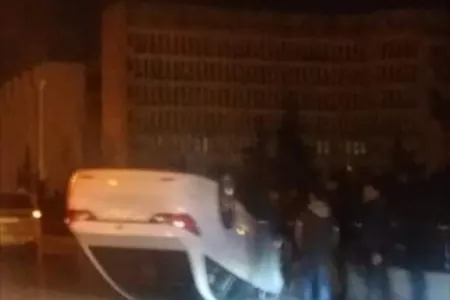 Bakıda sürücü maşını aşırdı