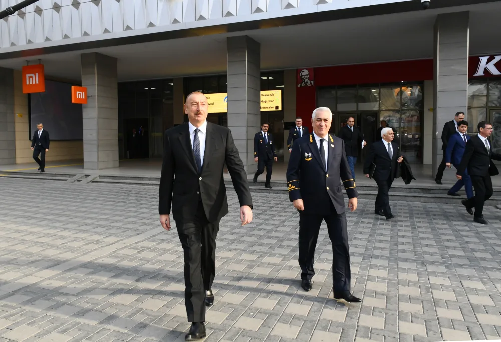 Prezident “28 May”da sakinlərlə görüşdü - FOTO - YENİLƏNİB