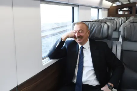 Prezident Pirşağı dəmir yolu stansiyasının - AÇILIŞINDA - FOTOLAR - VİDEO - YENİLƏNDI-2