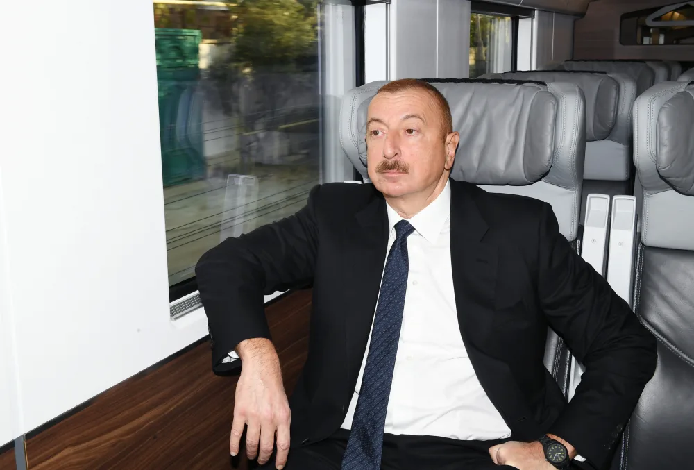 Prezident Pirşağı dəmir yolu stansiyasının - AÇILIŞINDA - FOTOLAR - VİDEO - YENİLƏNDI-2