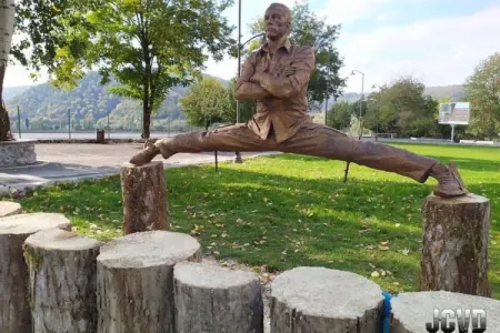 Van Damm Azərbaycana - TƏŞƏKKÜR ETDİ