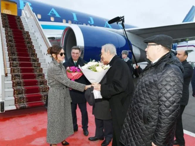 Mehriban Əliyevanın Rusiyaya rəsmi səfəri başladı - FOTOLAR