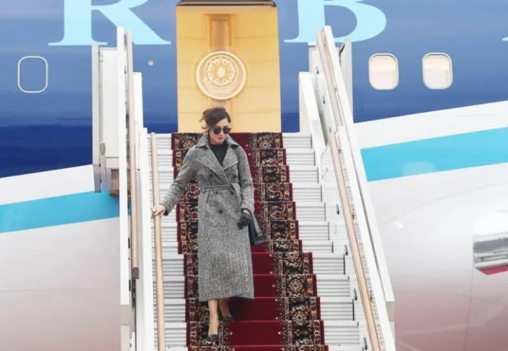 Mehriban Əliyevanın Rusiyaya rəsmi səfəri başladı - FOTOLAR