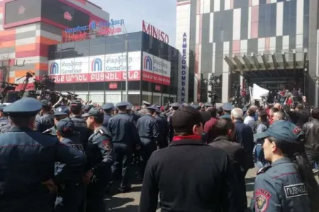 İrəvanda etiraz aksiyası keçirilir